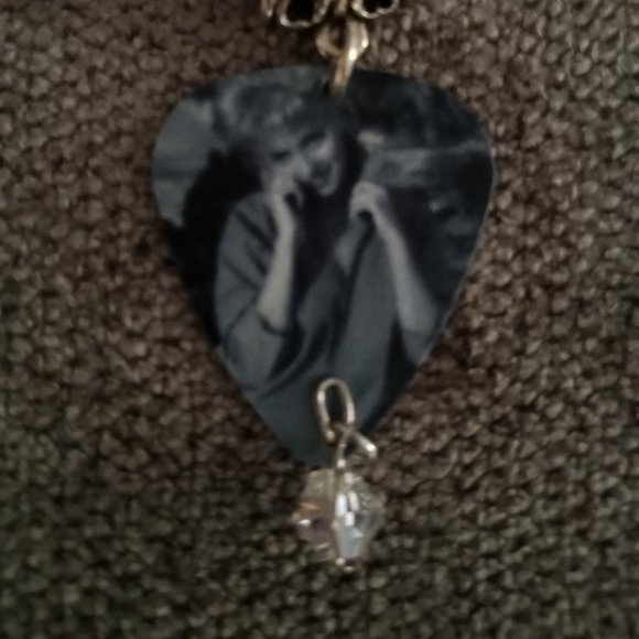 MARILYN MONROE GUITAR PICK NECKLACE & EARRINGS SET - Picture 1 of 2
